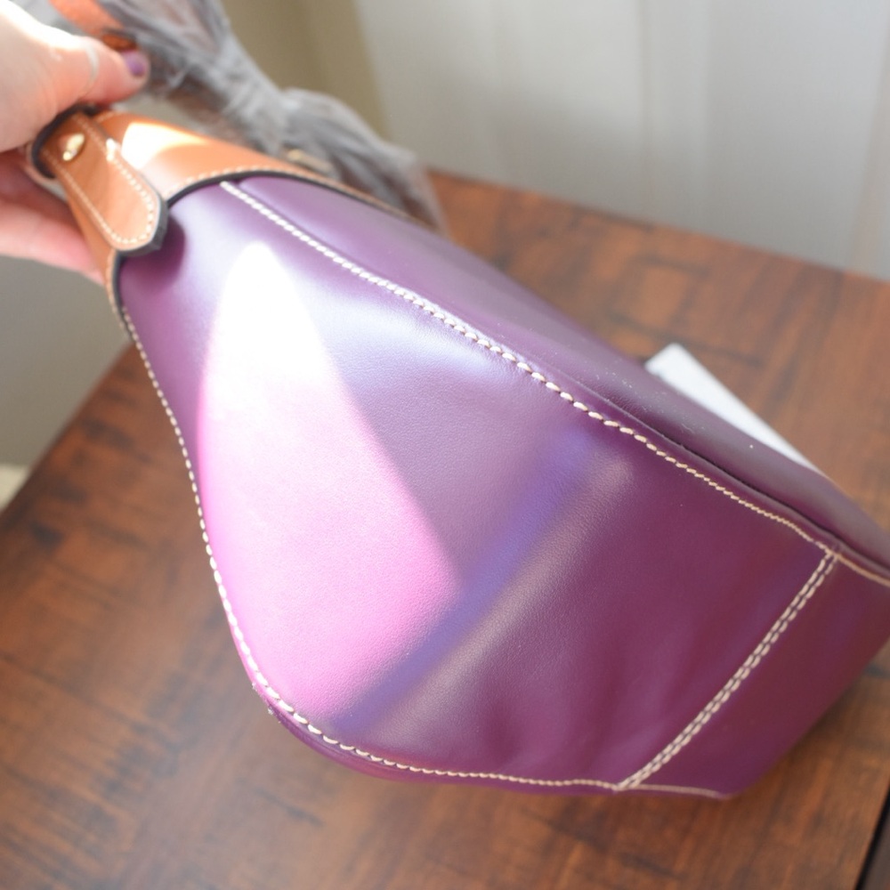 NWT Dooney & Bourke Purple and Tan Wexford leather Crossbody Bag and dust pouch - Picture 5 of 11